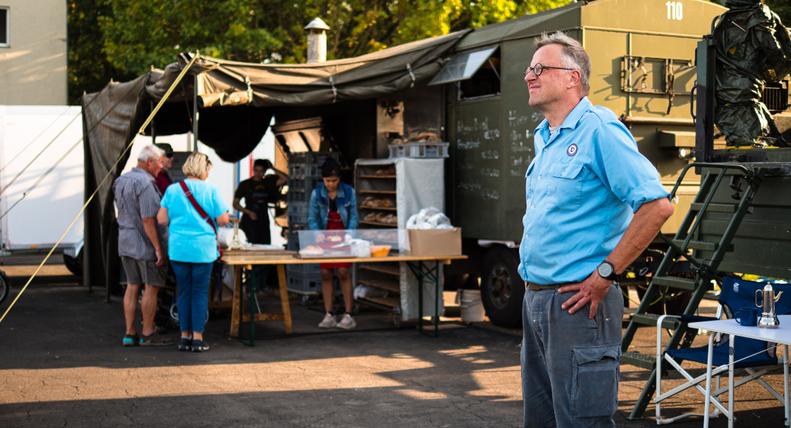 Florian Domberger neben Backstube