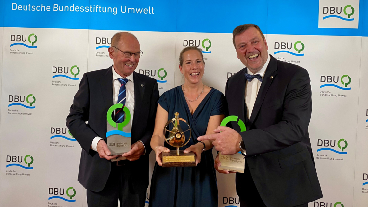 Dr. Katharina Reuter mit den Preisträgern des Deutschen Umweltpreises 2022