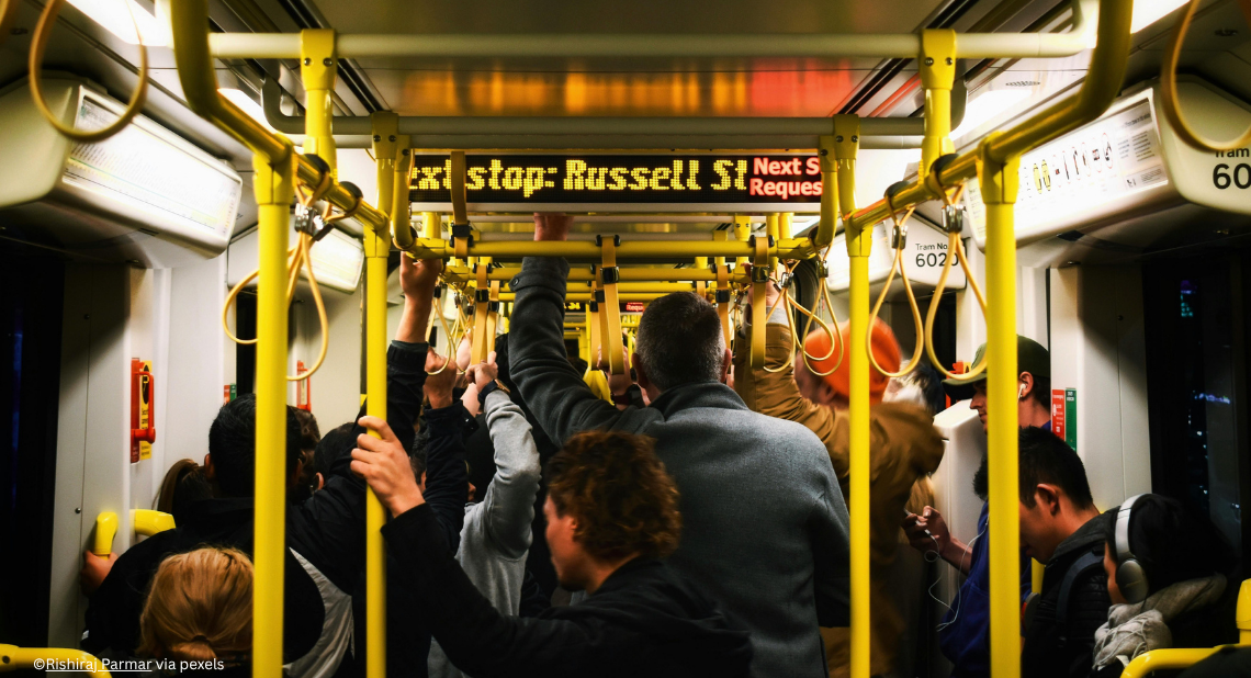 Menschen in einer U-Bahn