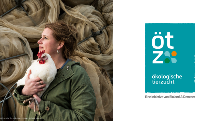 Links ist Inga Günther mit einem Huhn auf dem Arm und schaut links aus dem Bild heruas. Rechts ist das Logo der Ökologischen Tierzucht vor weißem Hintergrund