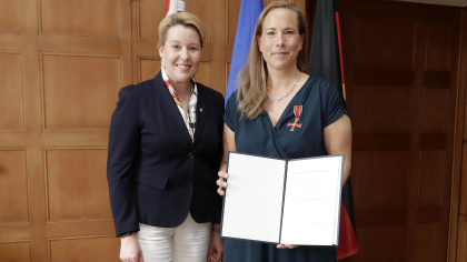 Bundesverdienstkreuz an Dr. Katharina Reuter