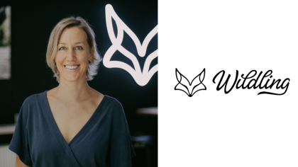 Porträt von Anna Yona links und rechts das Wildling-Logo vor weißem Hintergrund