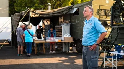 Florian Domberger neben Backstube